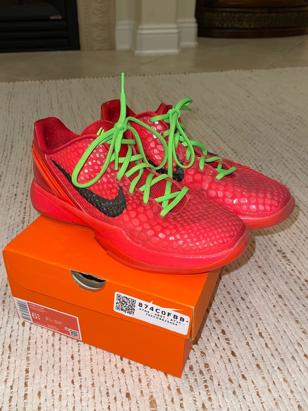 Nike Kobe VI “Reverse Grinch” basketball shoes